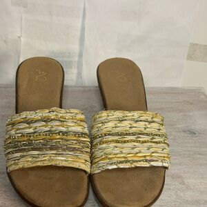 A2 By Aerosoles Tan and Gold Sandals with Woven Strap 8.5 new